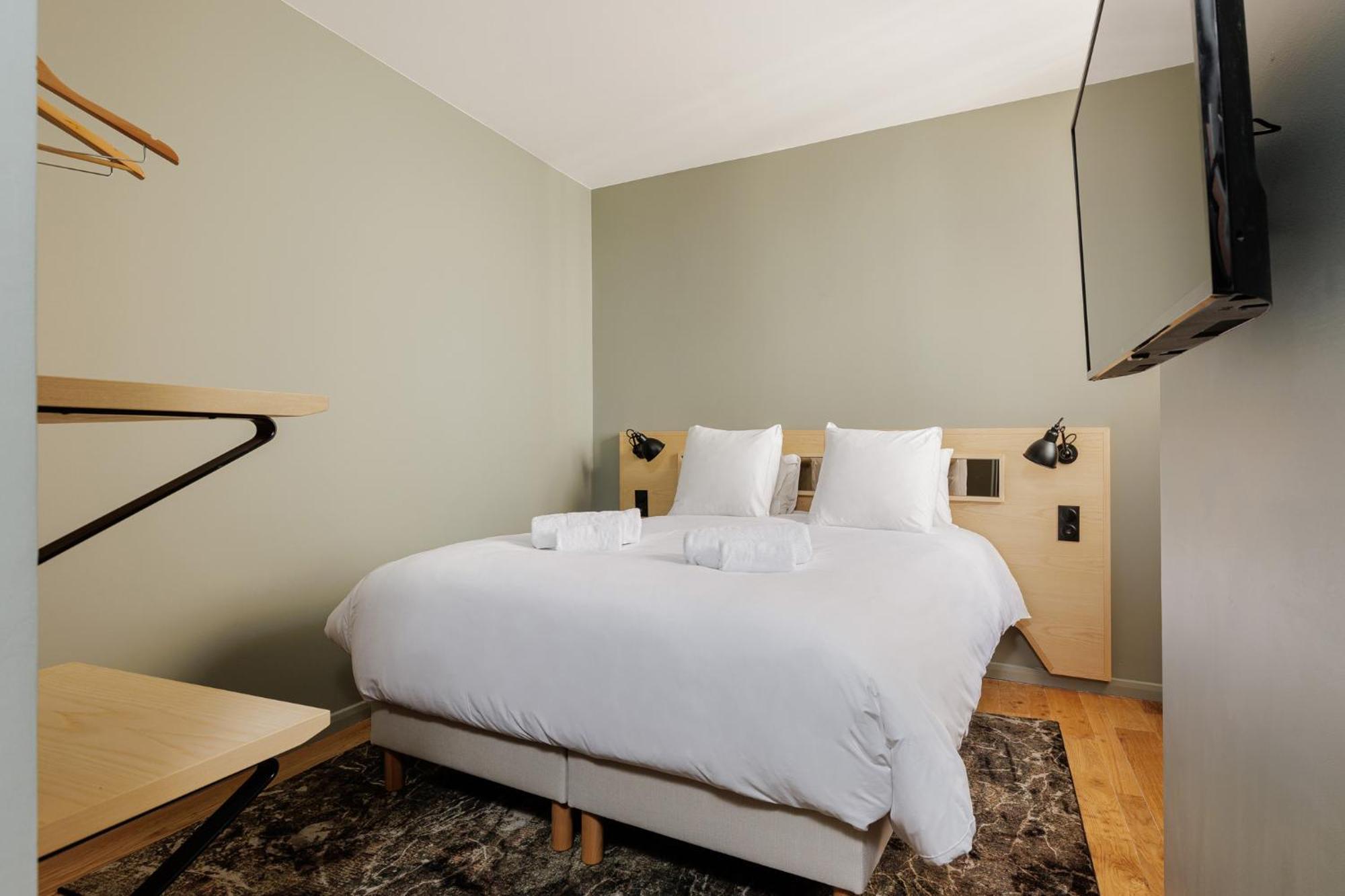 Hotel Des Sept - Entree Autonome, Reception En Ligne - Encore Mieux Orléans Kültér fotó