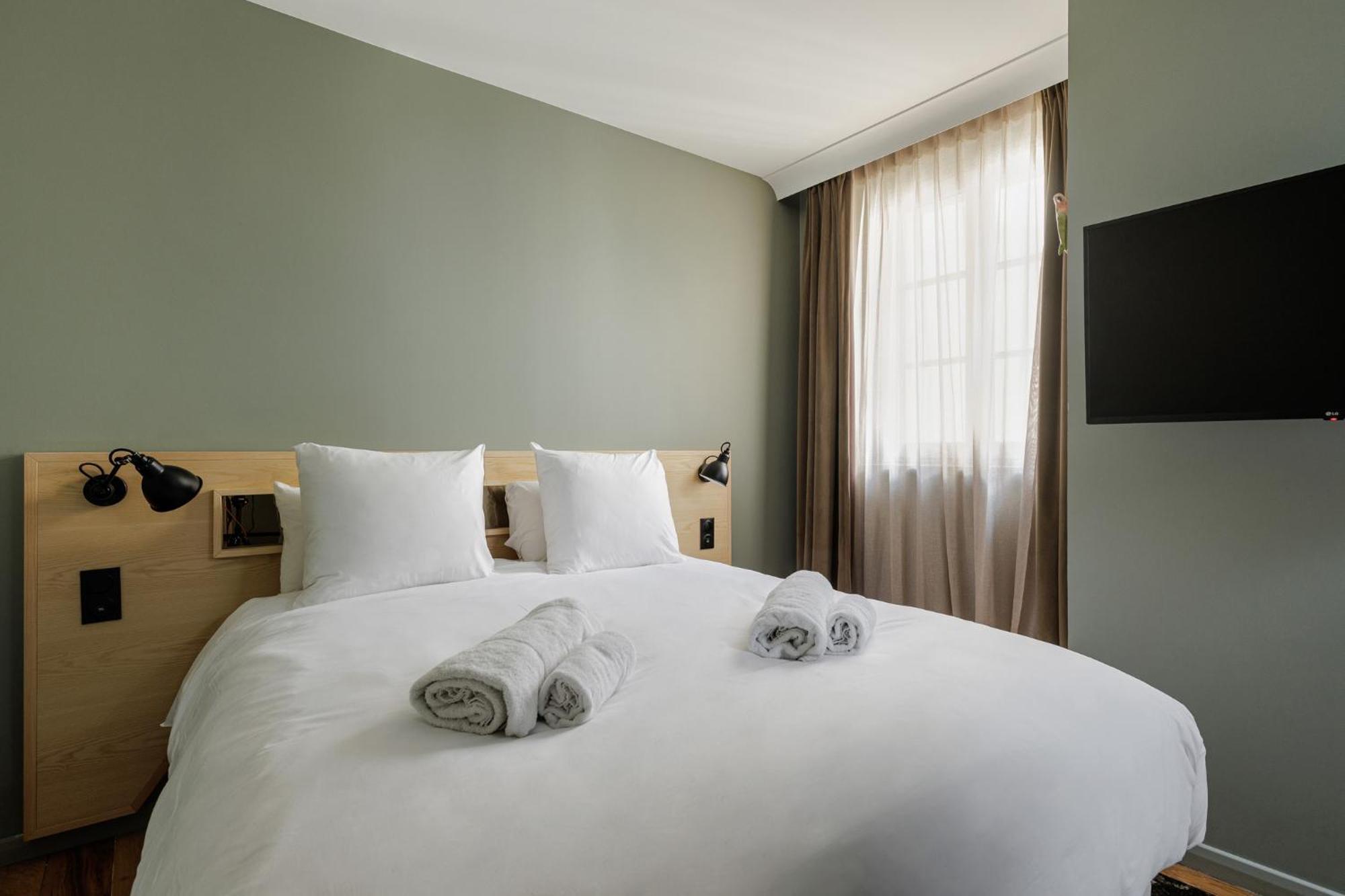 Hotel Des Sept - Entree Autonome, Reception En Ligne - Encore Mieux Orléans Kültér fotó